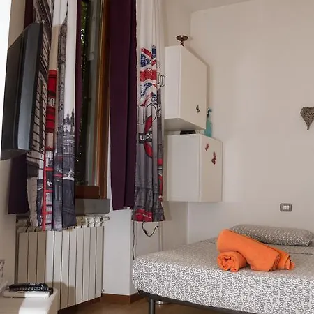 Ciao Flats - Via Cola Montano * Mediolan